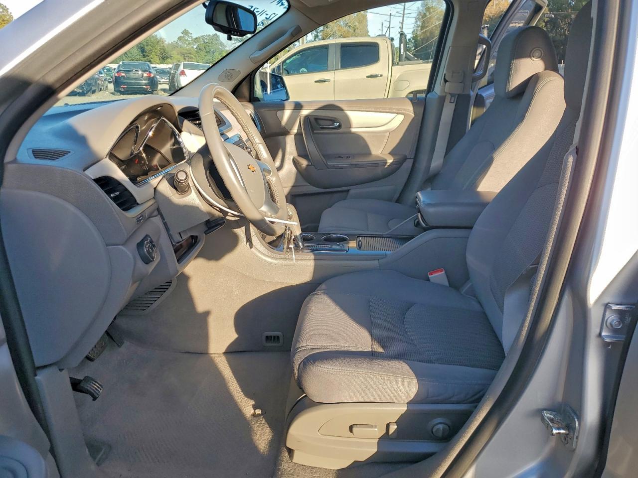 Chevrolet Traverse Lt Image 12