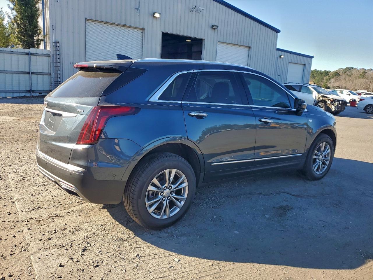 Cadillac XT5 Premium Luxury Image 2