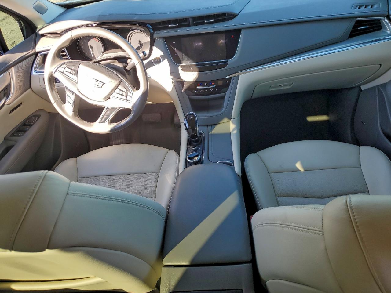 Cadillac XT5 Premium Luxury Image 5