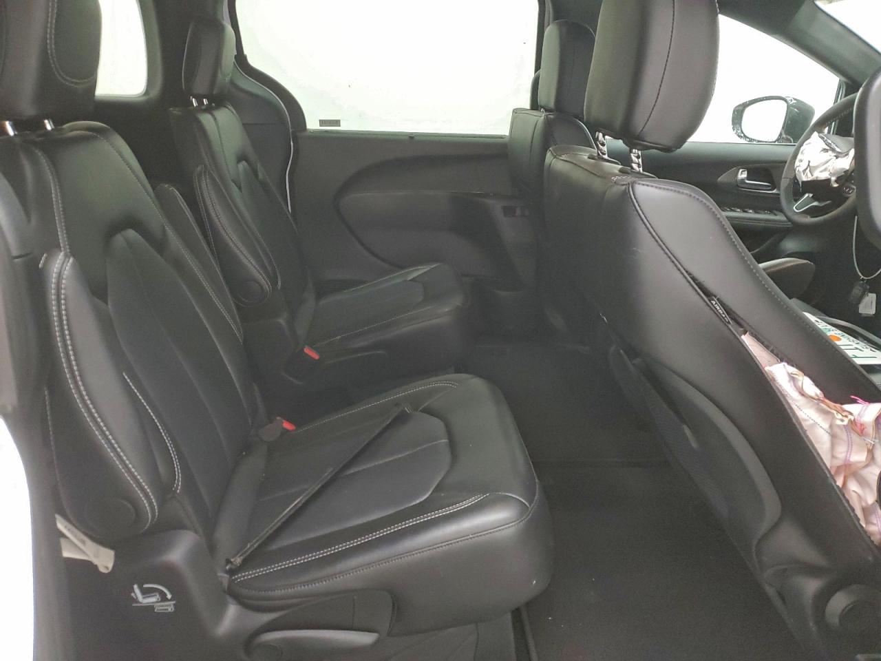 Chrysler Pacifica Select Image 7