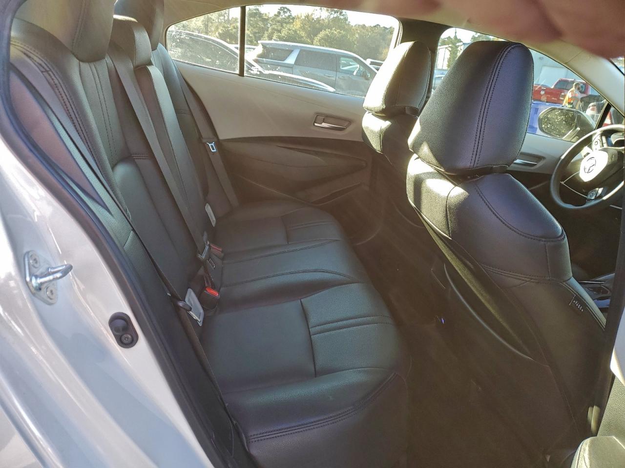 Toyota Corolla Le Image 12