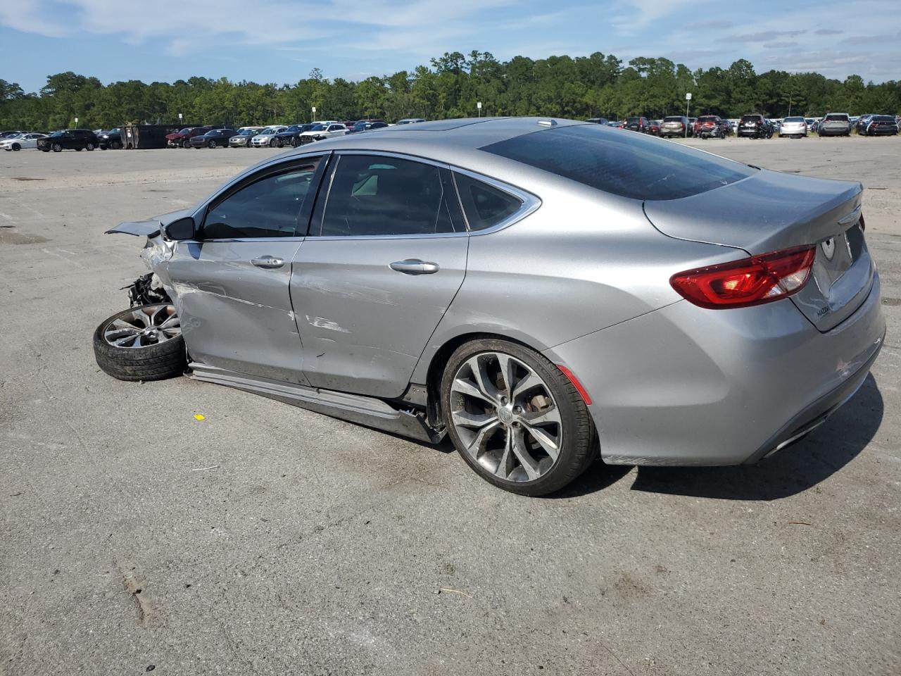 Chrysler 200 C Image 7