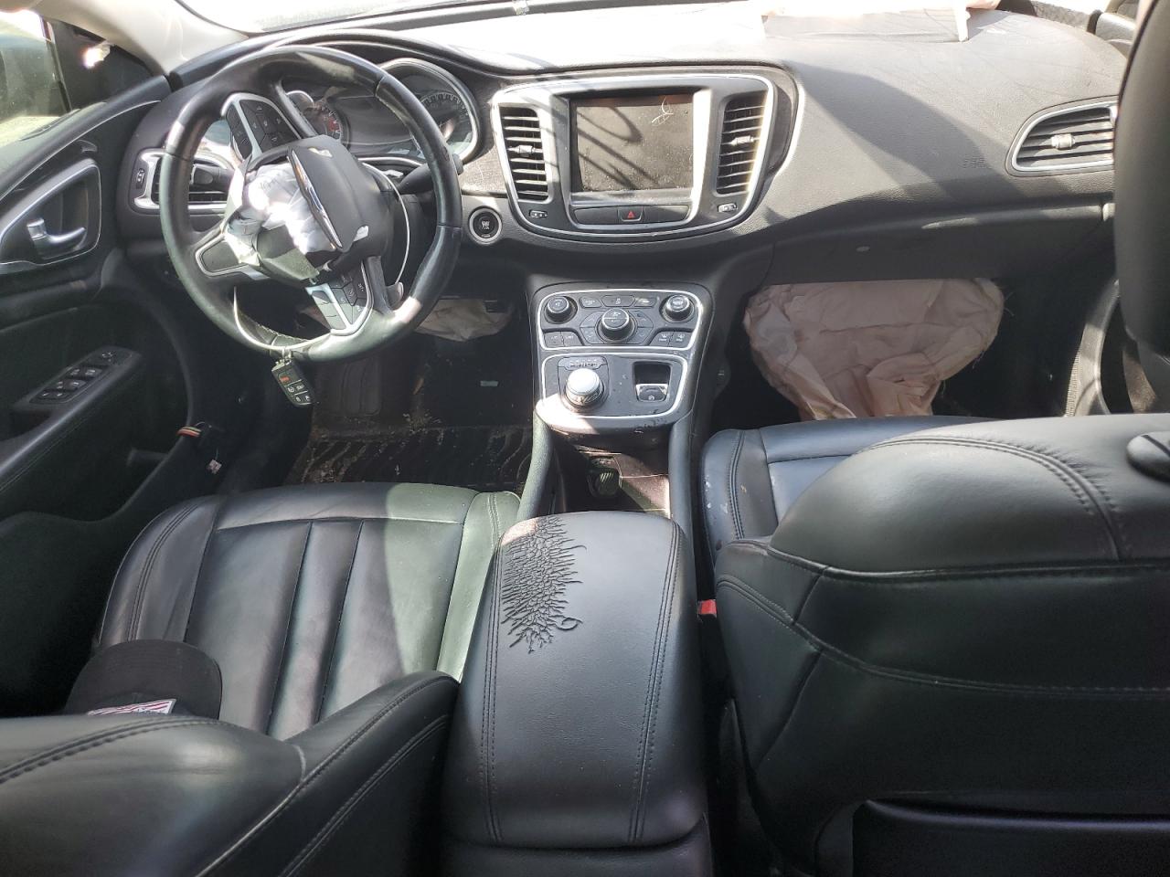 Chrysler 200 C Image 11