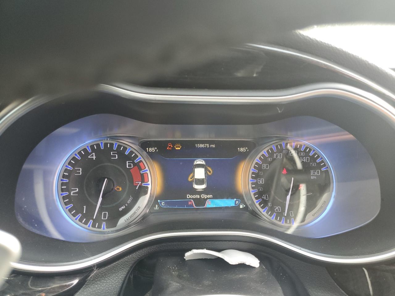 Chrysler 200 C Image 3