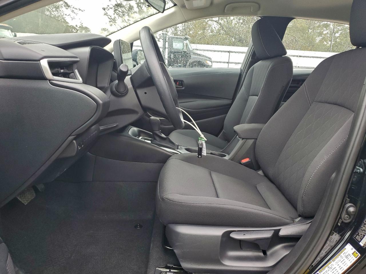 Toyota Corolla Le Image 6