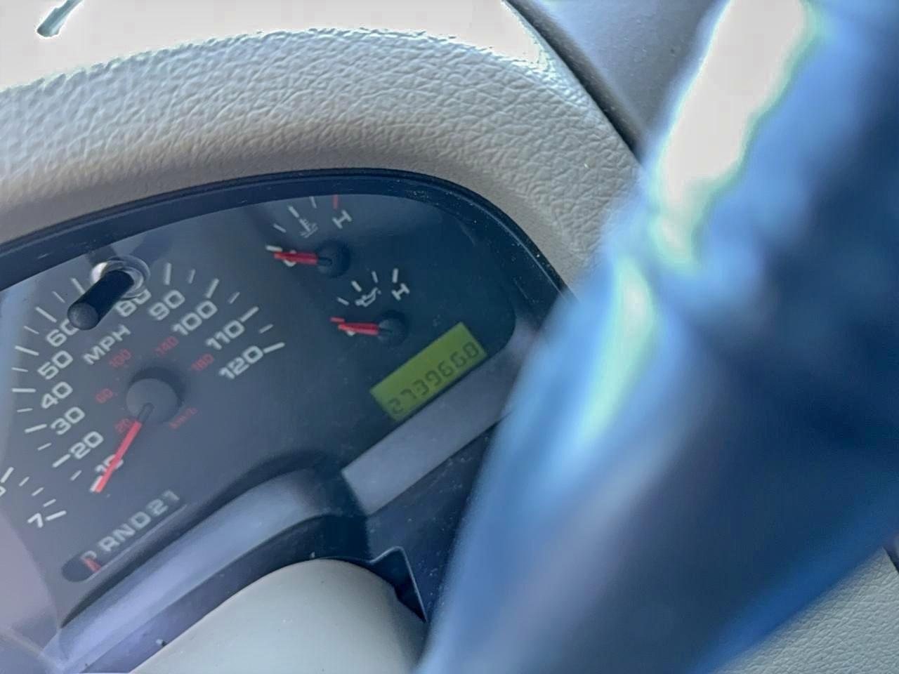 Ford F-150 Supercrew Image 8