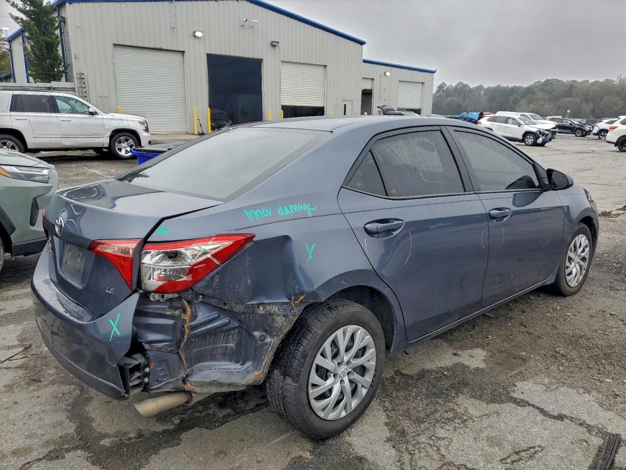 Toyota Corolla L Image 3