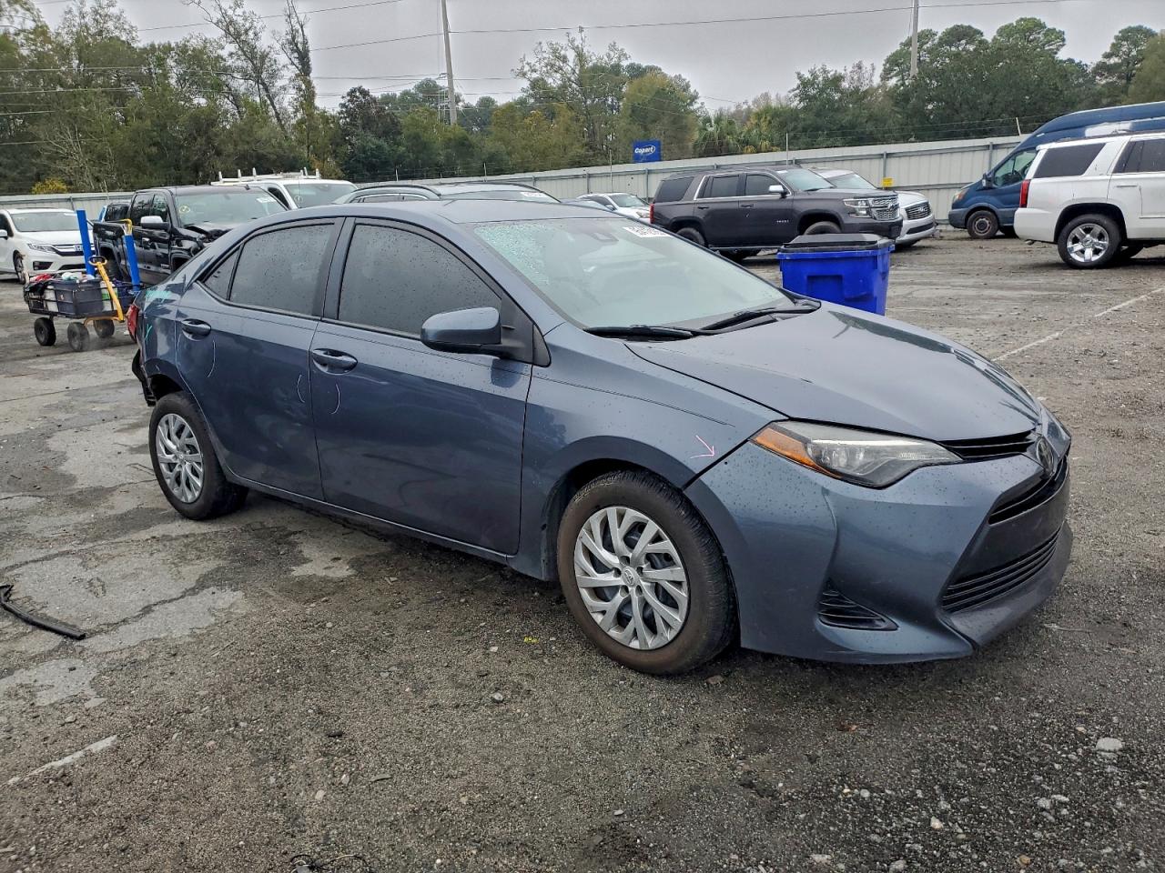 Toyota Corolla L Image 9