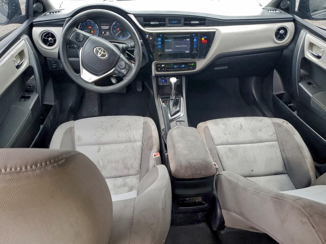 Toyota Corolla L Image 4