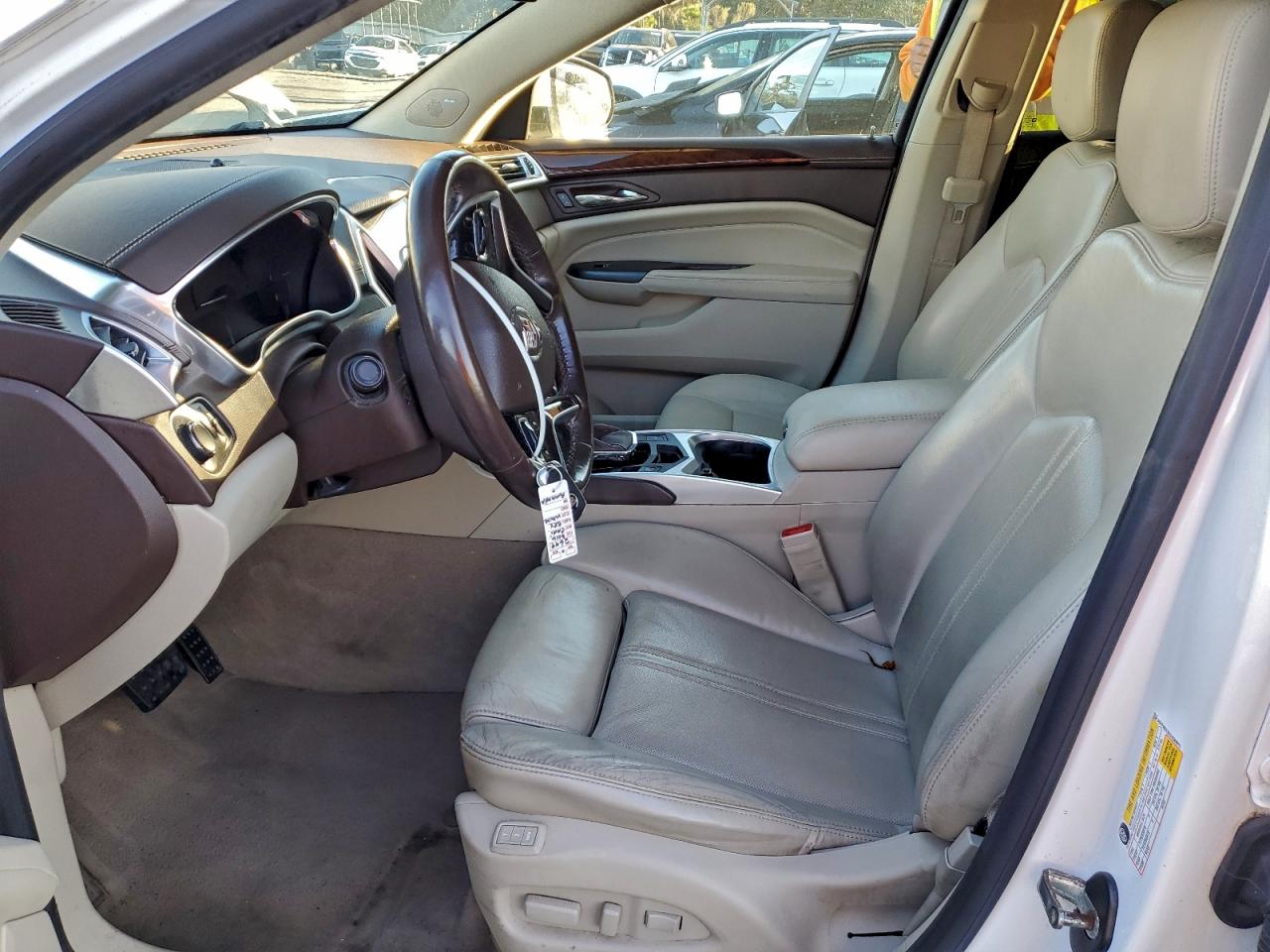 Cadillac SRX Luxury Collection Image 10