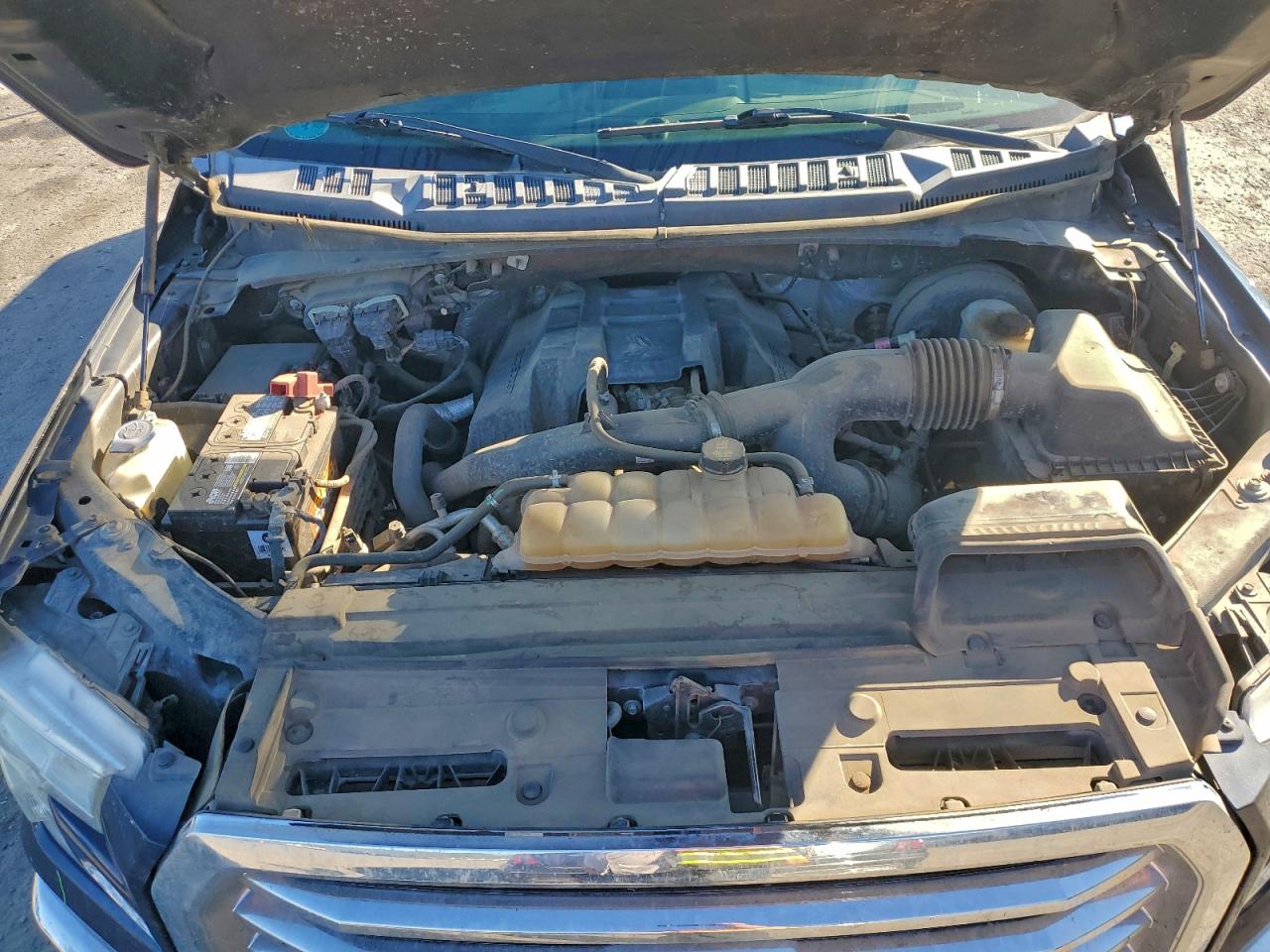 Ford F-150 Supercrew Image 8