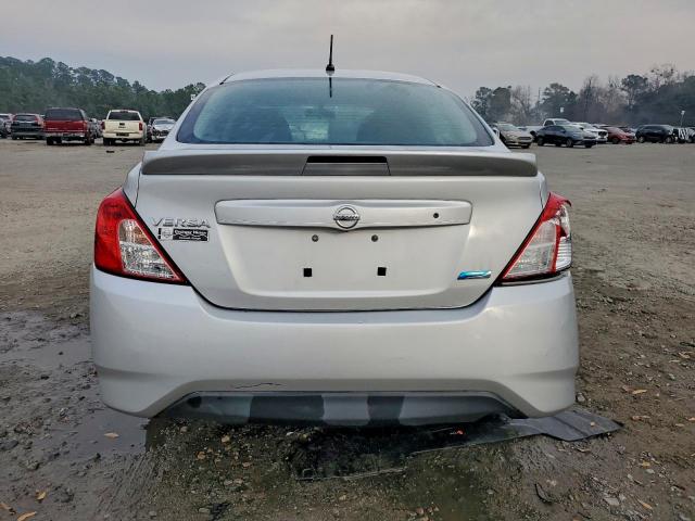 Nissan Versa S Image 4