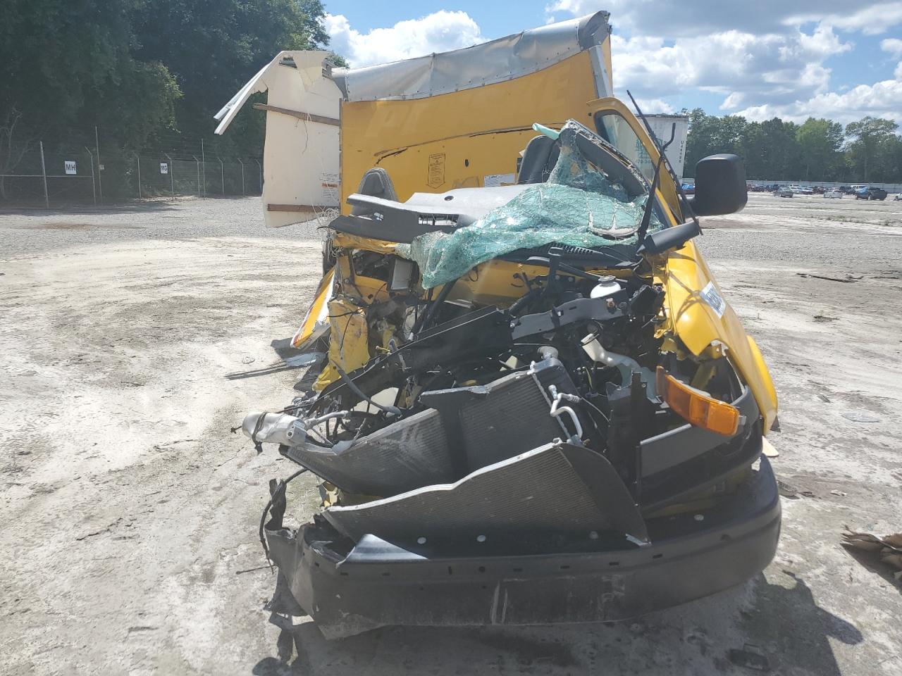 GMC Savana Cutaway G3500 Image 3