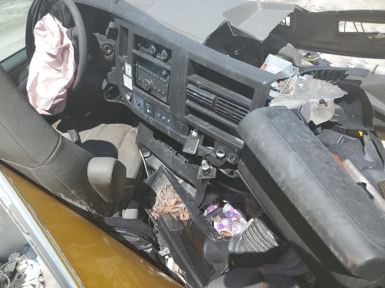 GMC Savana Cutaway G3500 Image 6