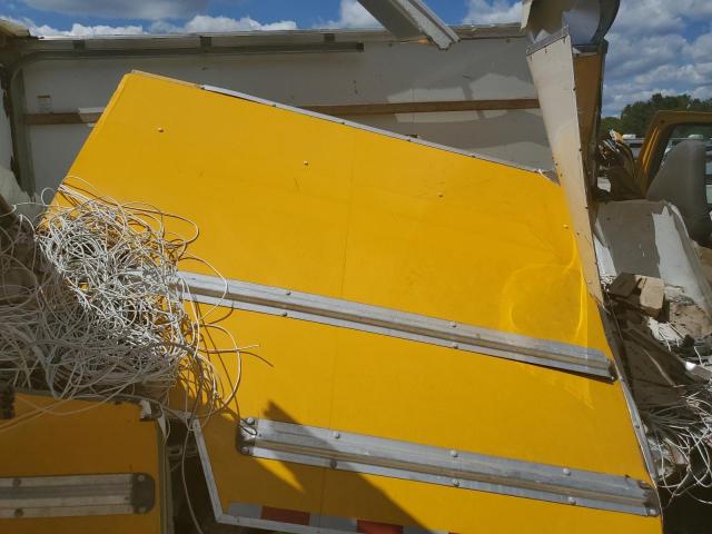 GMC Savana Cutaway G3500 Image 5