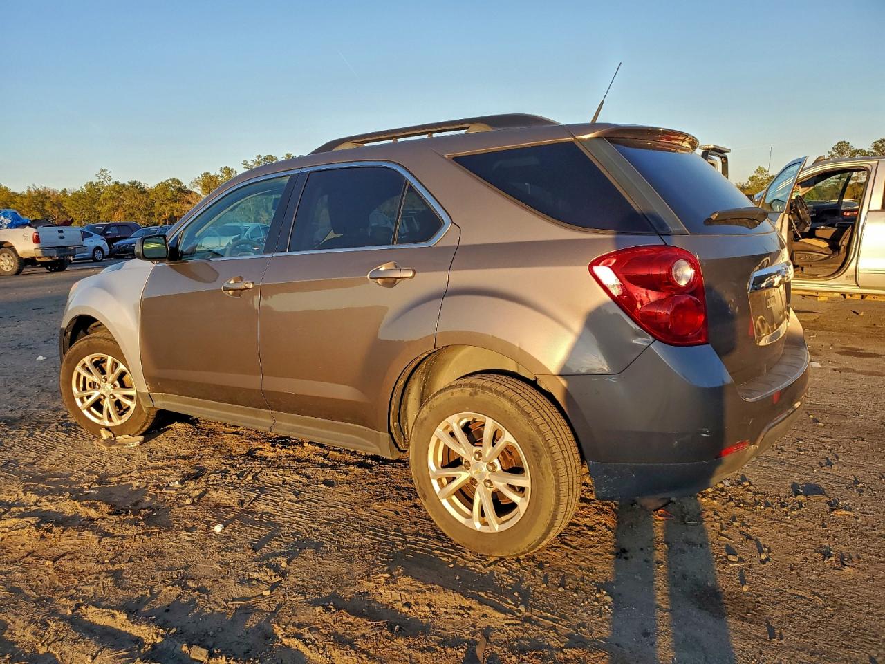 Chevrolet Equinox Lt Image 2