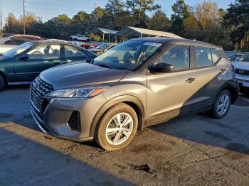  Salvage Nissan Kicks Play