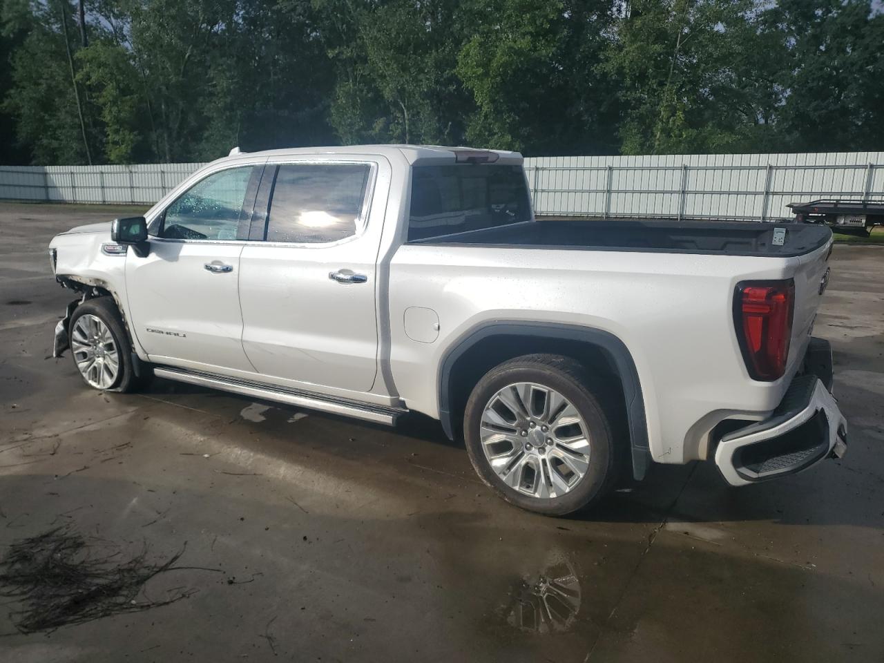 GMC Sierra K1500 Denali Image 3