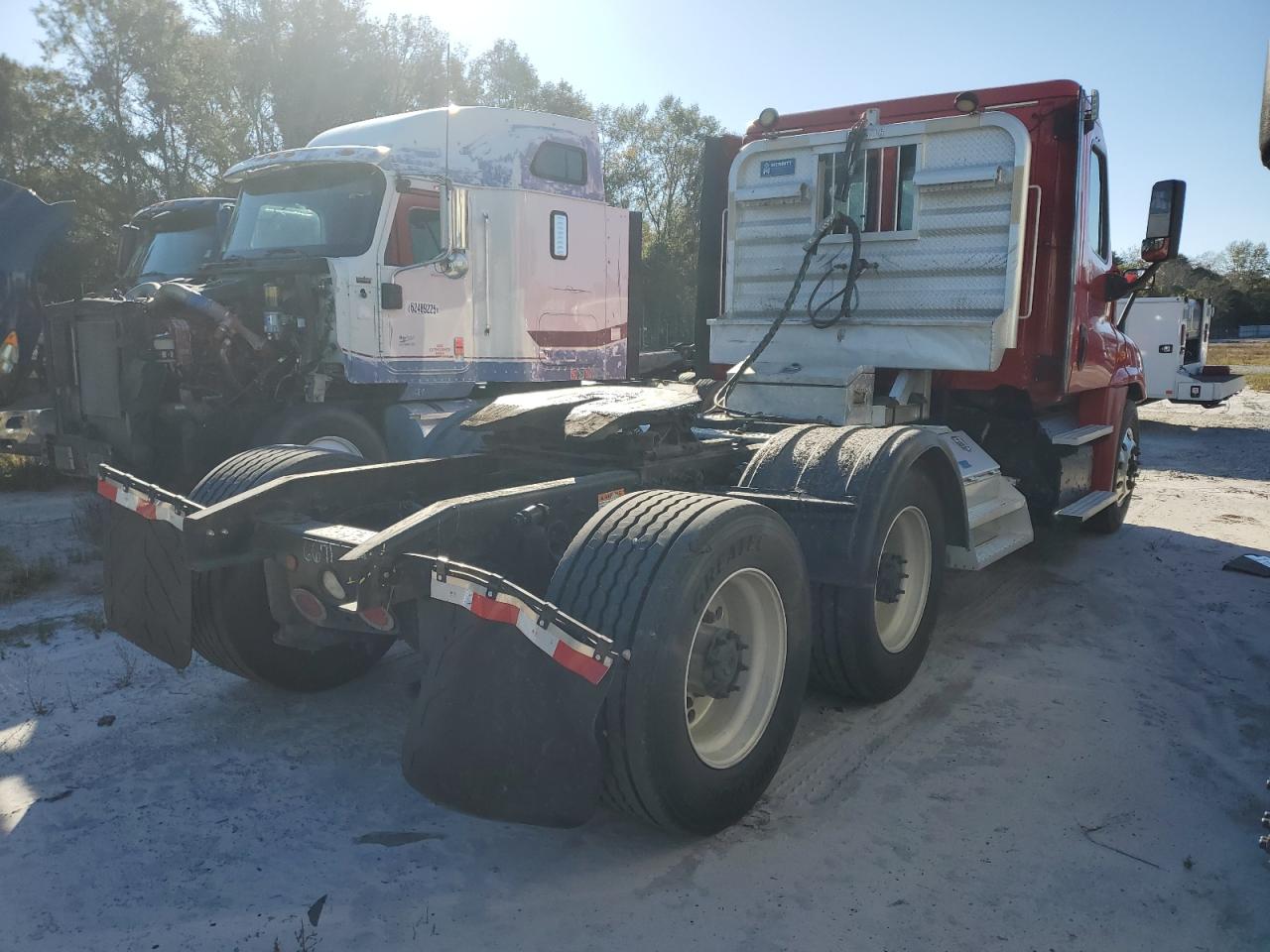 Freightliner Cascadia 1 Image 10