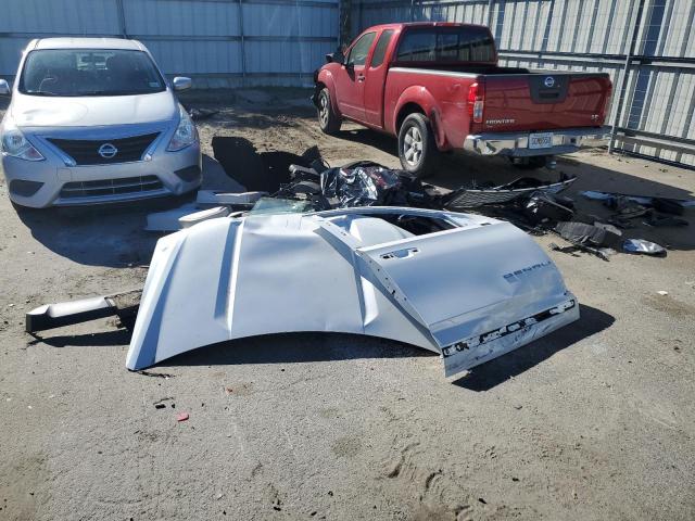 GMC Yukon Denali Image 4