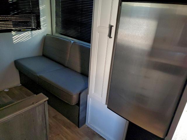 Hide Trailer Image 6