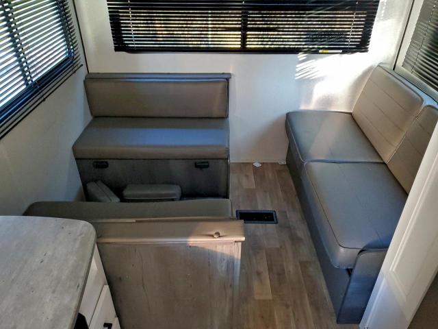 Hide Trailer Image 8