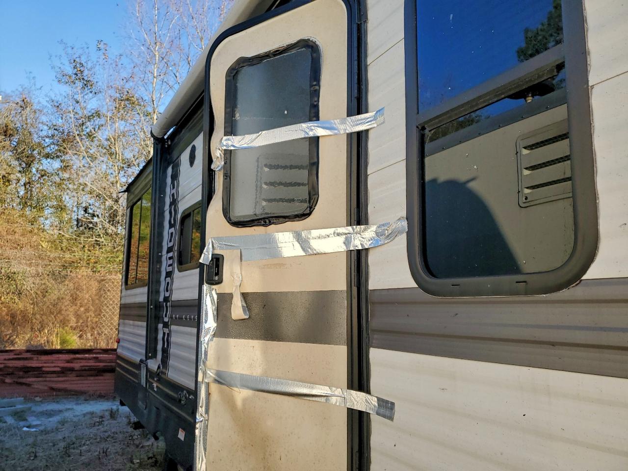 Hide Trailer Image 9