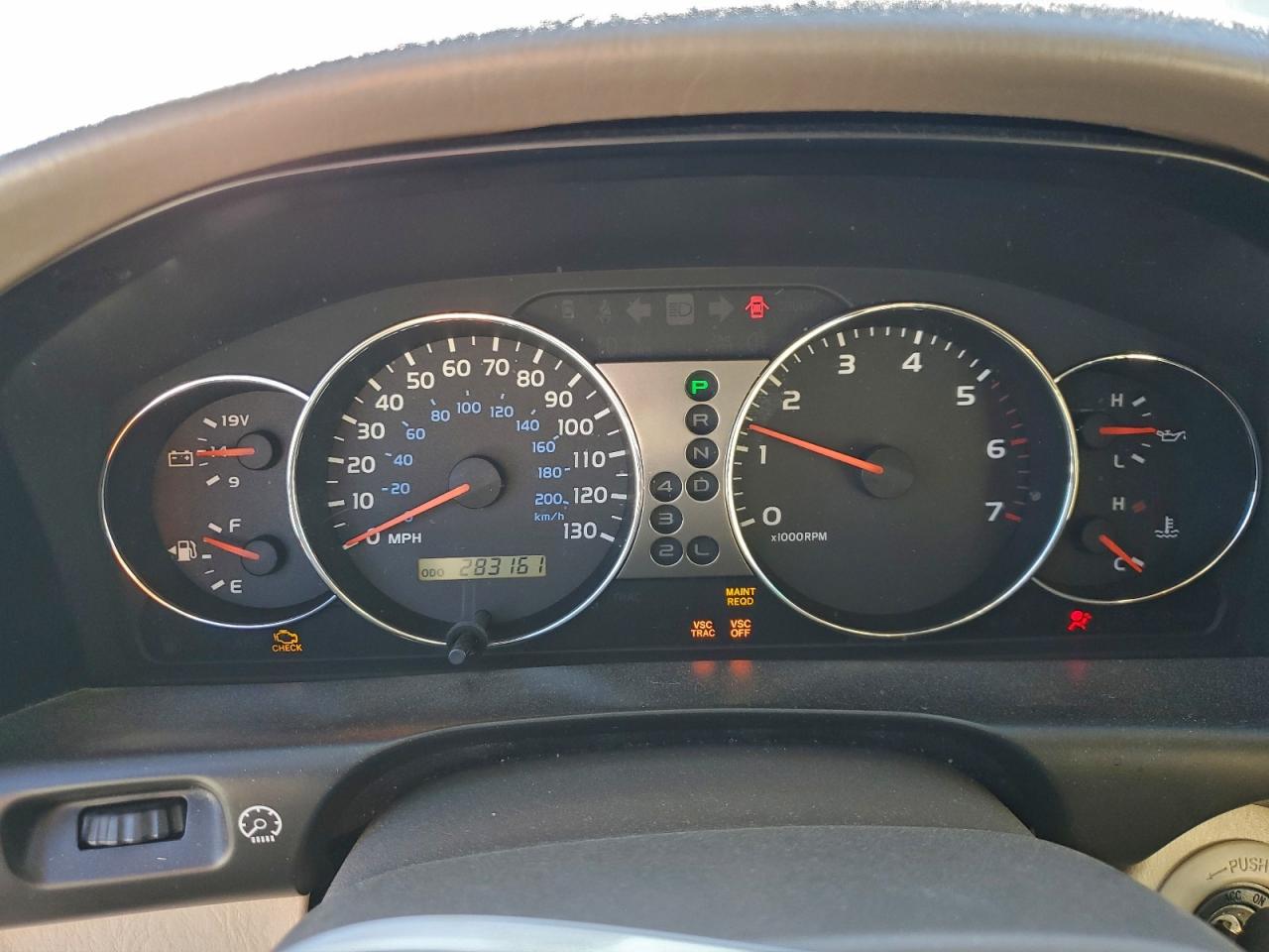 Toyota Land Cruis Image 9