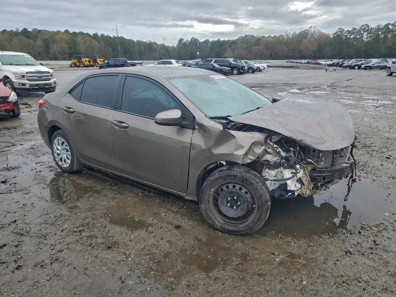 Toyota Corolla L Image 2