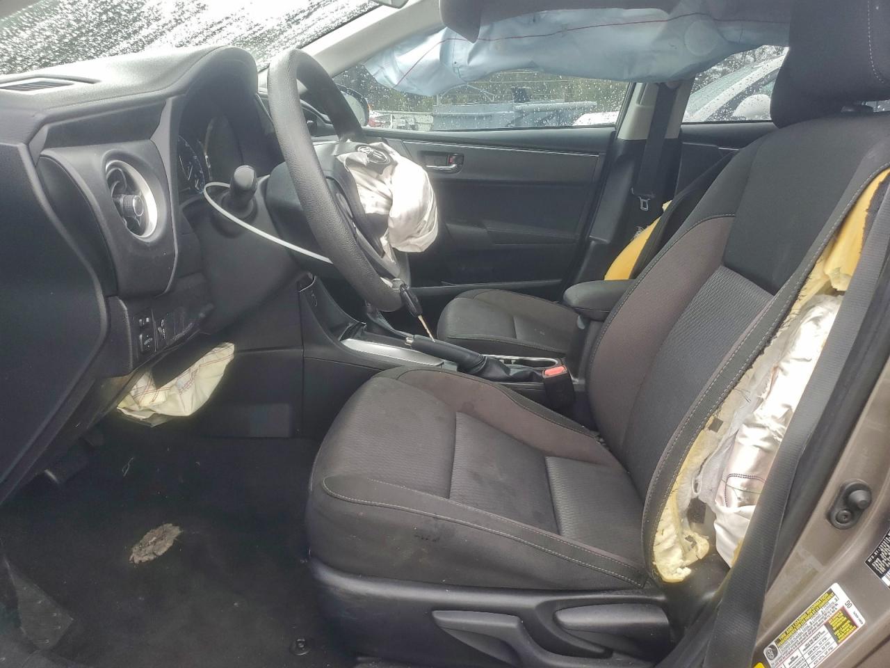 Toyota Corolla L Image 7