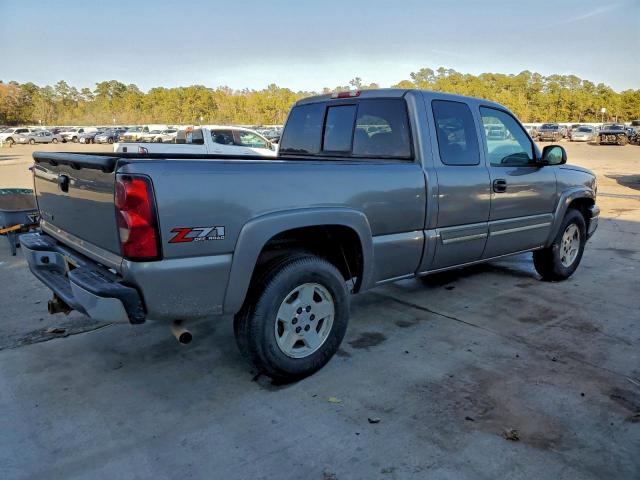 Chevrolet Silverado K1500 Image 3