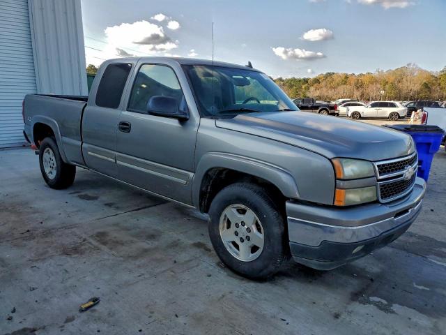 Chevrolet Silverado K1500 Image 2