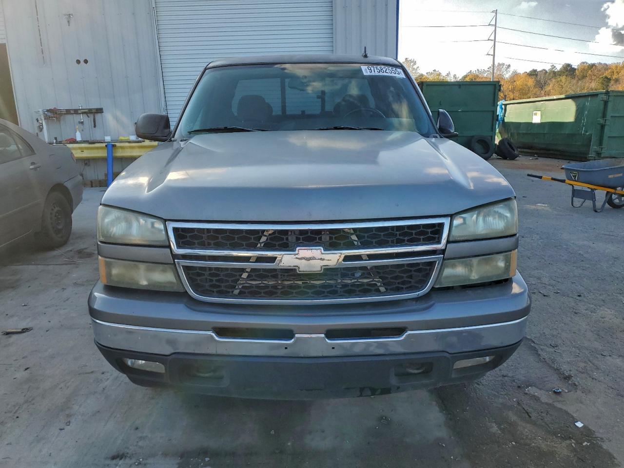 Chevrolet Silverado K1500 Image 9