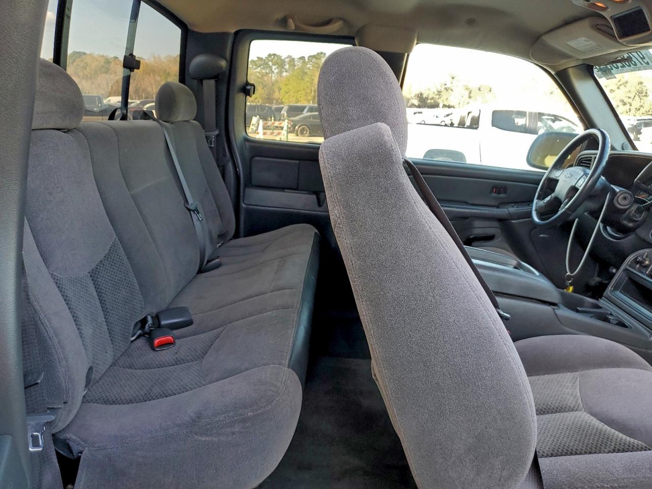 Chevrolet Silverado K1500 Image 6