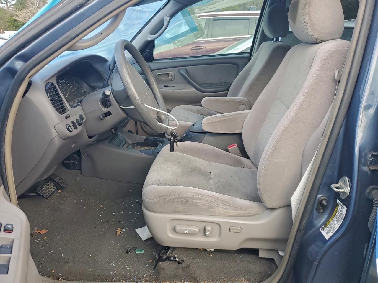 Toyota Sequoia Sr5 Image 14