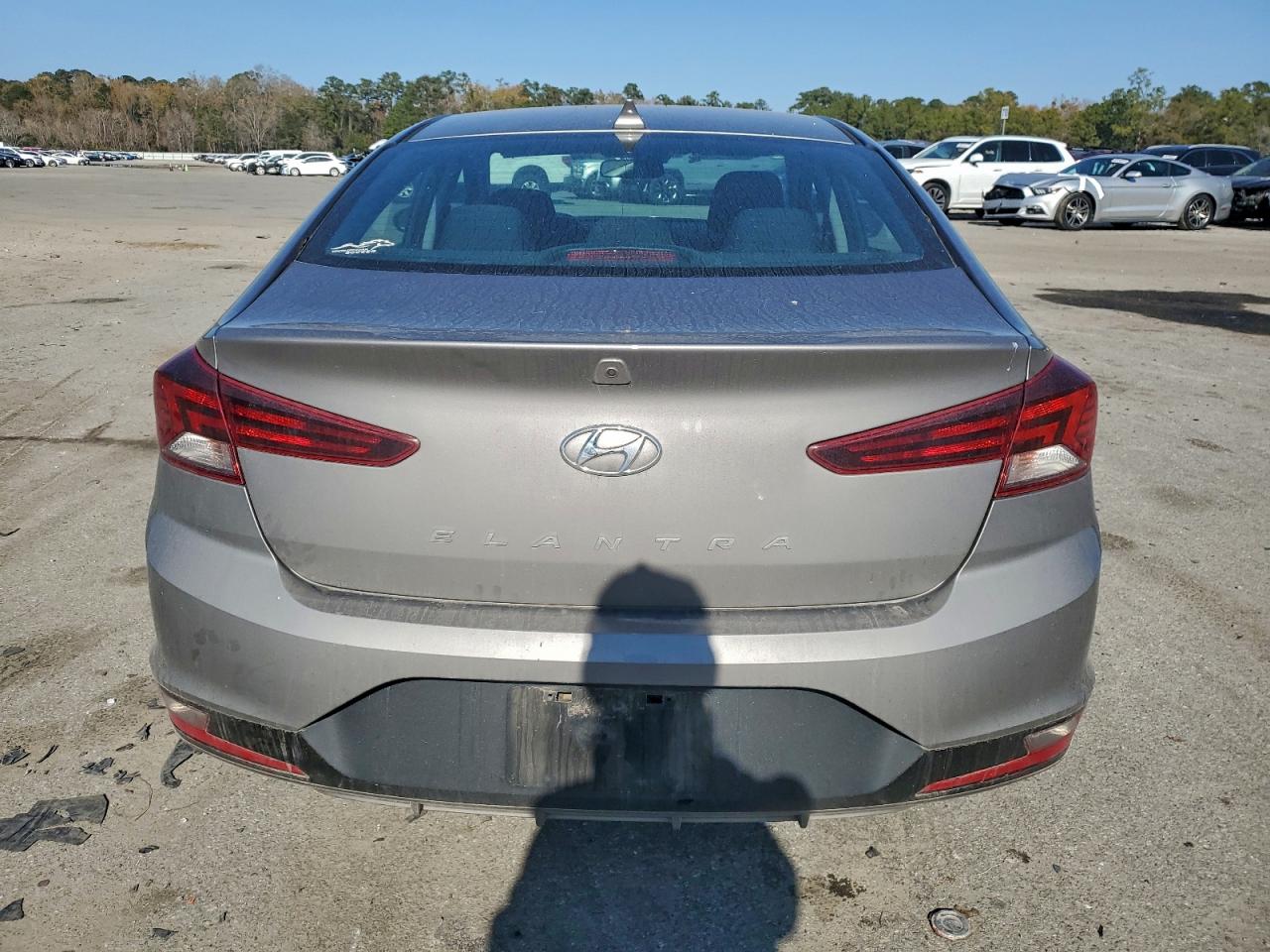 Hyundai ELANTRA Sel Image 9