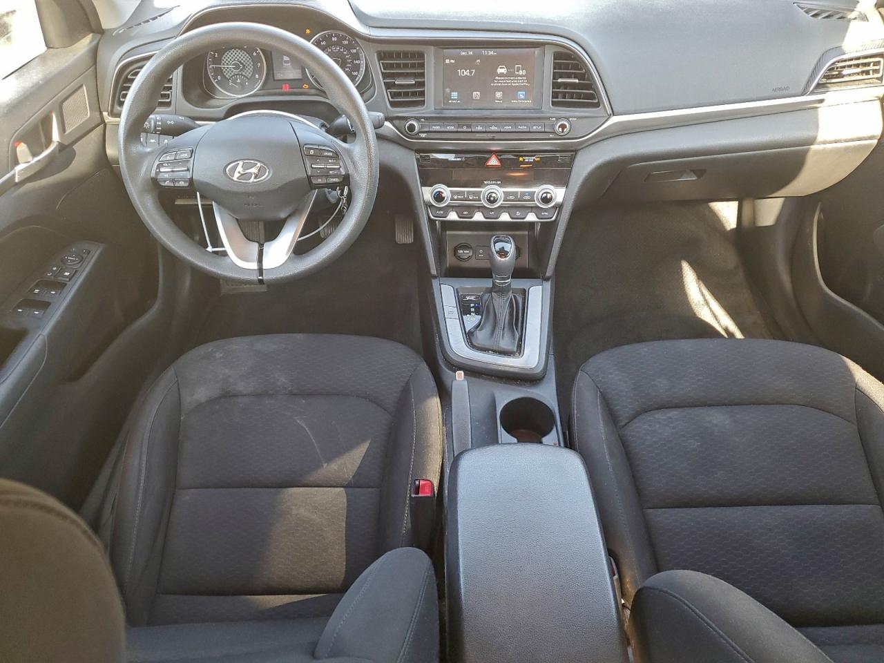 Hyundai ELANTRA Sel Image 12