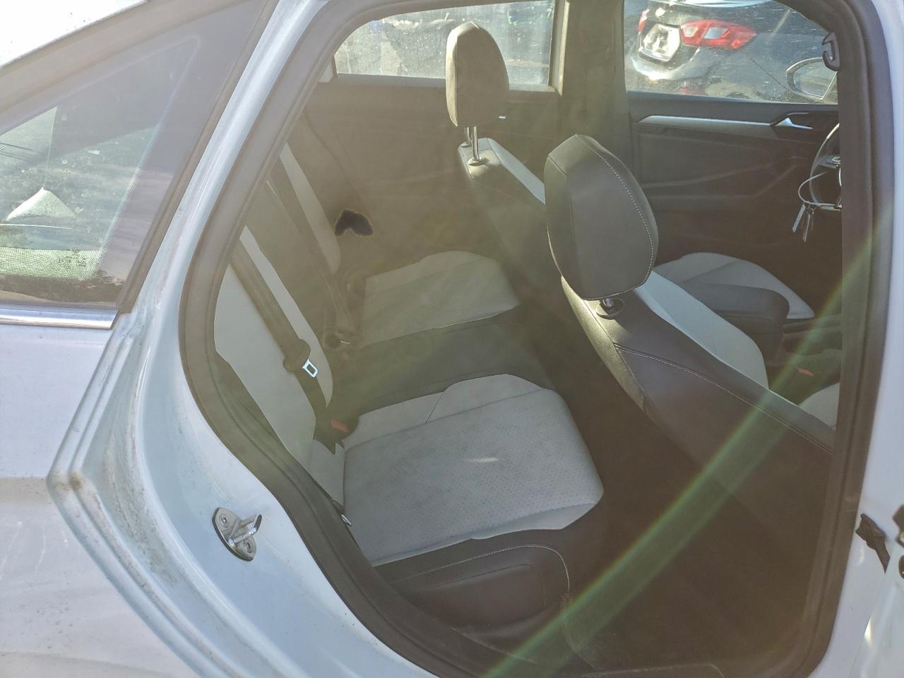 Volkswagen Jetta S Image 4