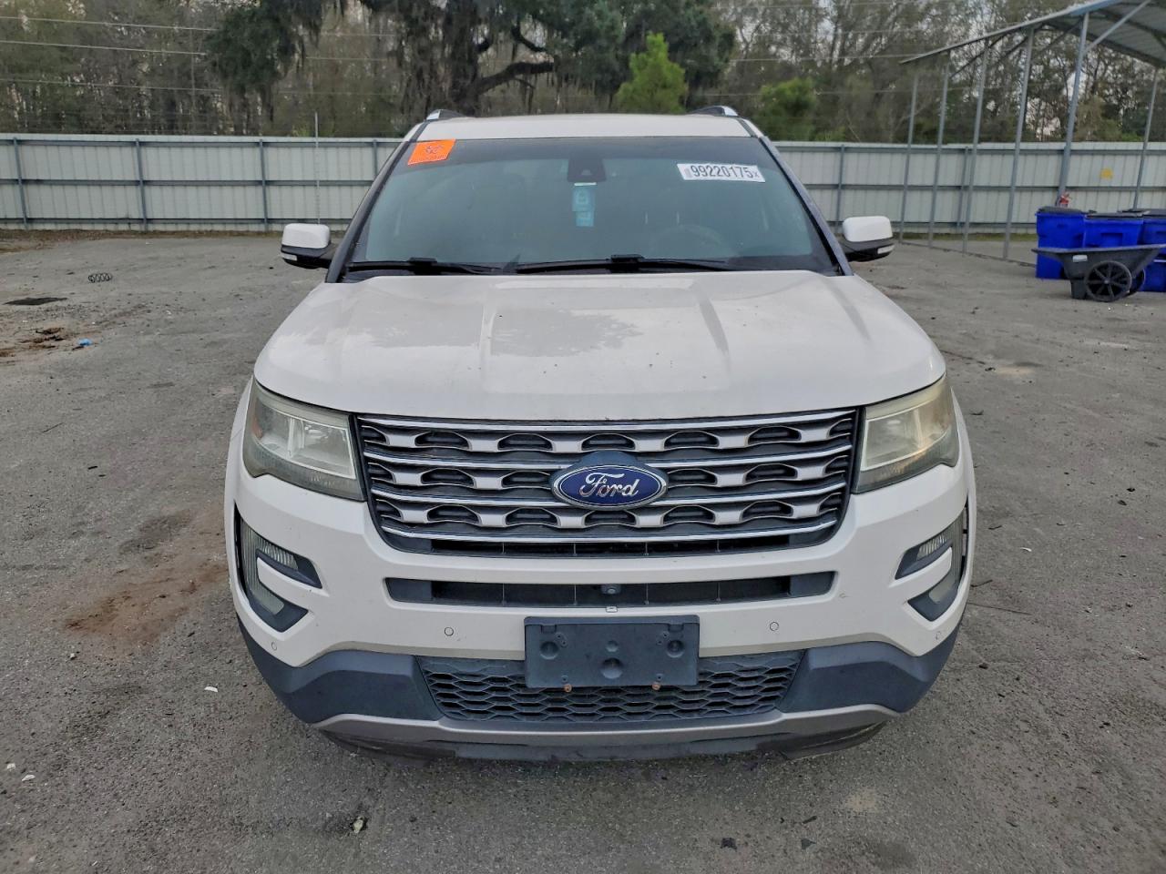 Ford Explorer Limited Image 7