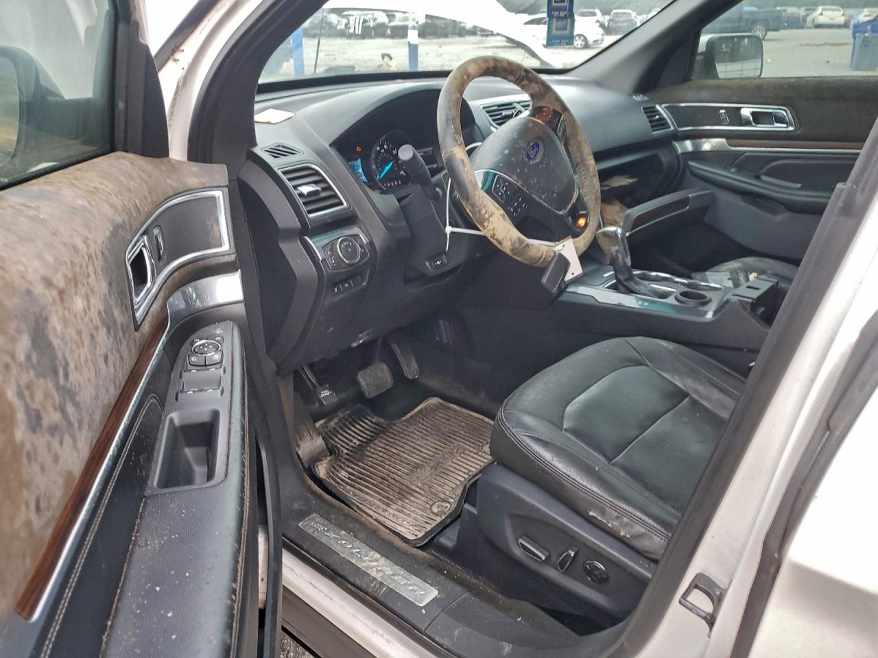 Ford Explorer Limited Image 9