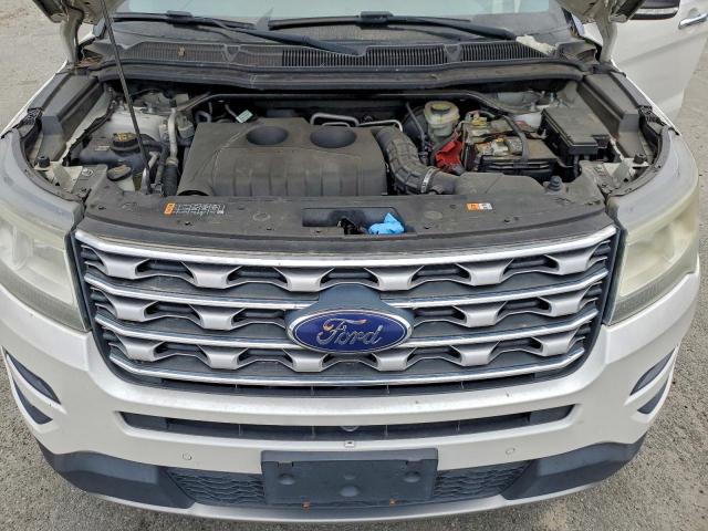 Ford Explorer Limited Image 3