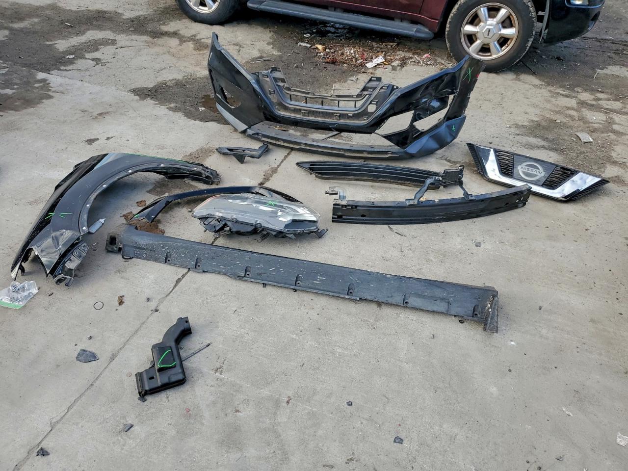 Nissan Rogue S Image 3