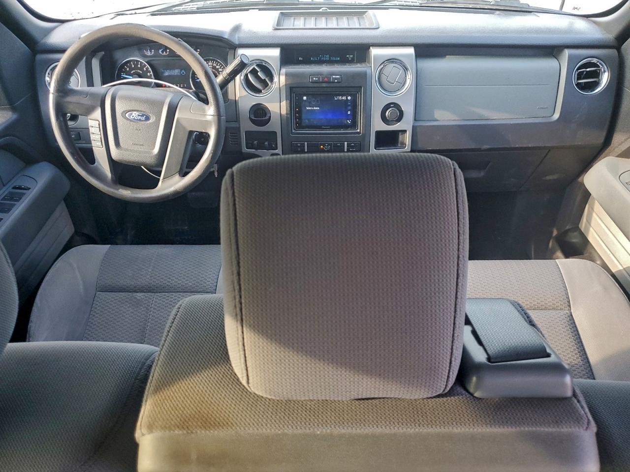 Ford F-150 Supercrew Image 8