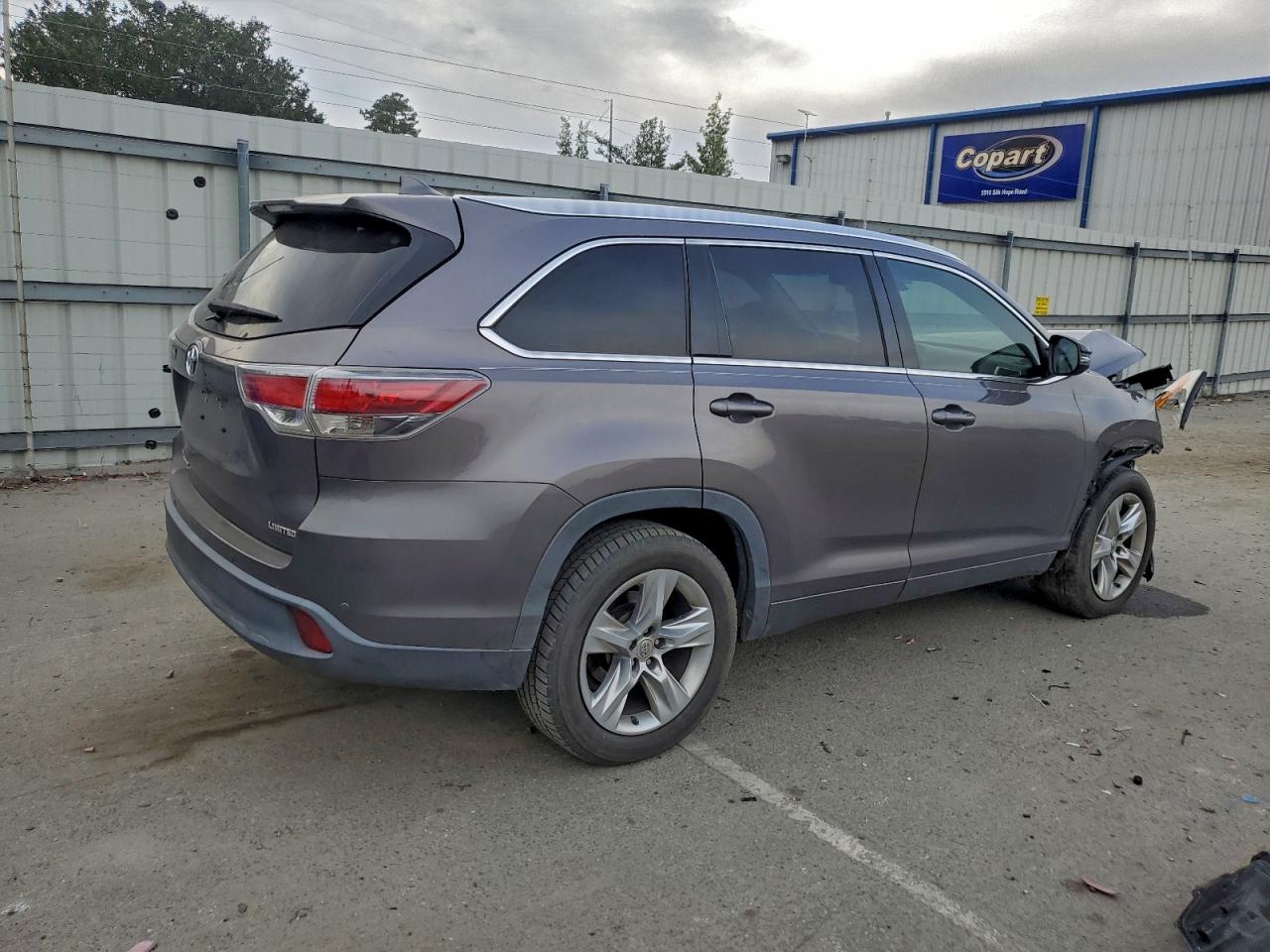 Toyota Highlander Limited Image 2