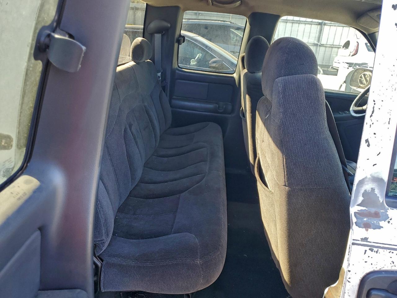 GMC Sierra C1500 Image 8