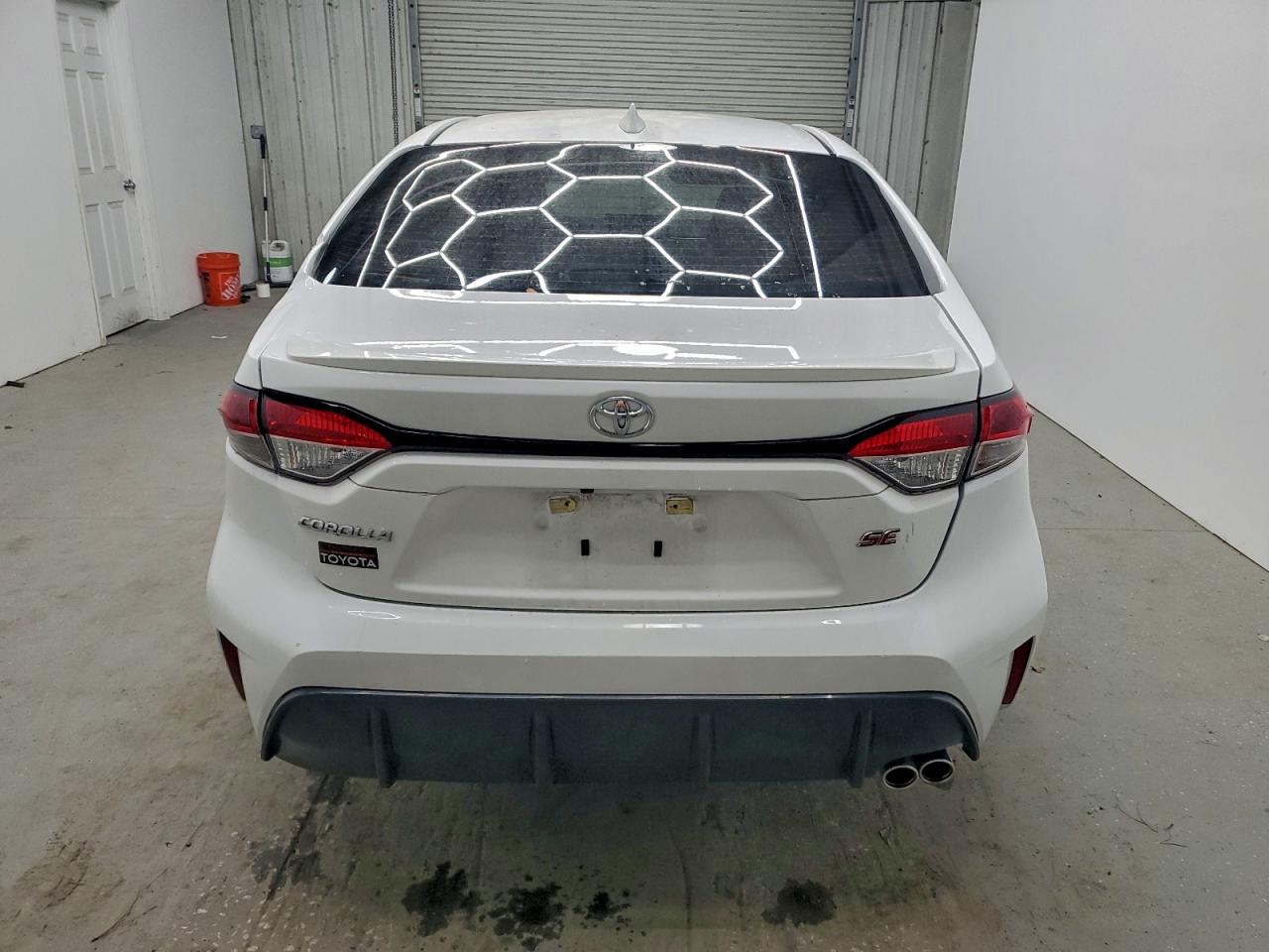 Toyota Corolla Se Image 9