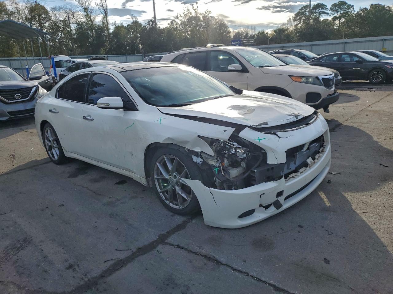 Nissan Maxima S Image 4