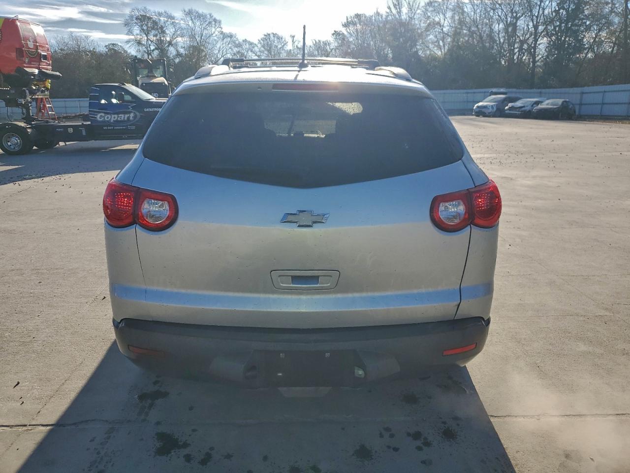 Chevrolet Traverse Ls Image 8