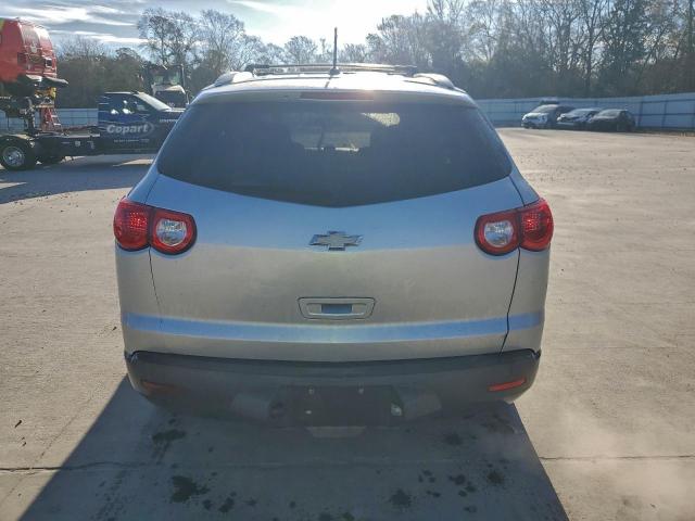 Chevrolet Traverse Ls Image 8