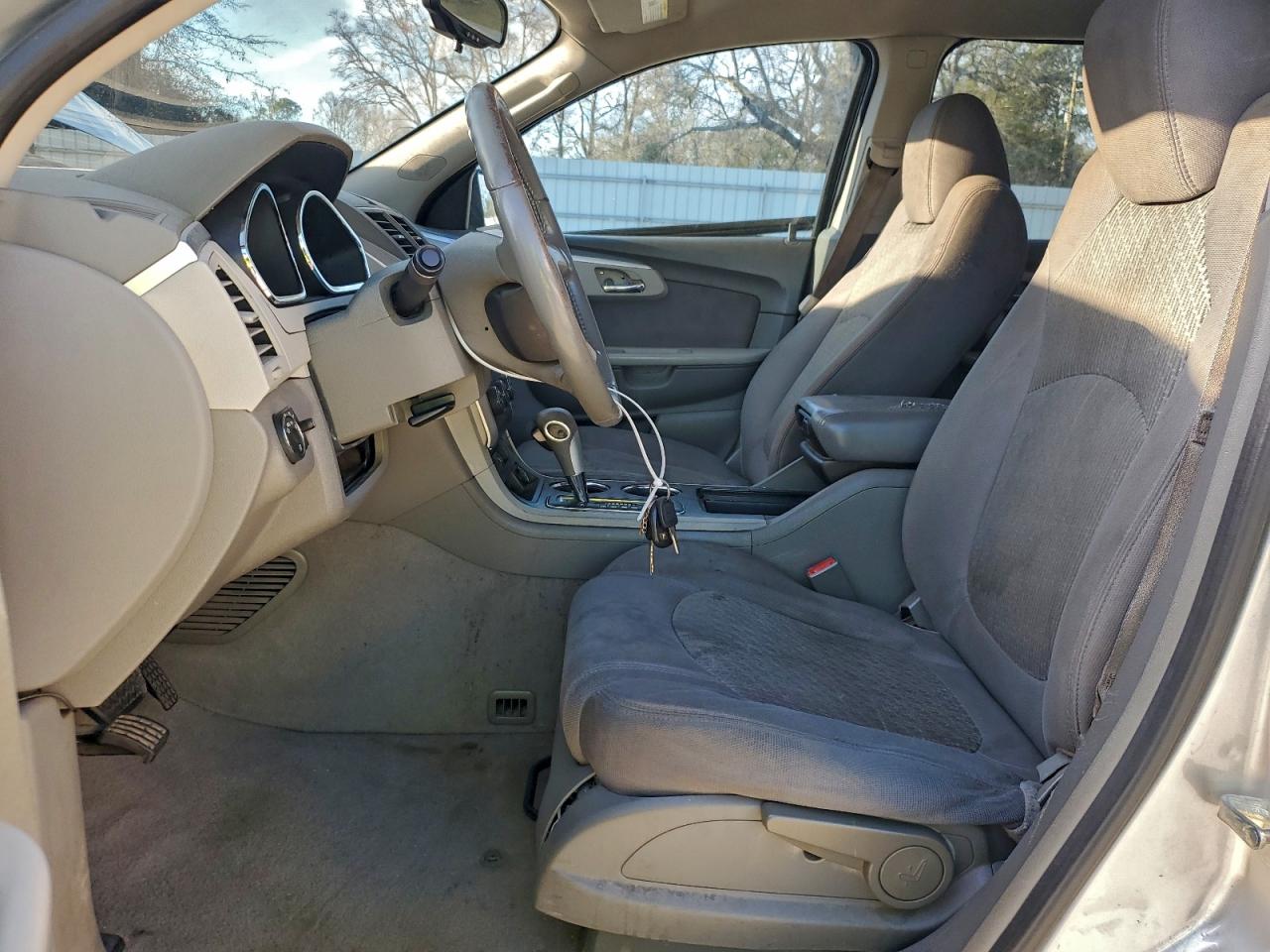 Chevrolet Traverse Ls Image 9